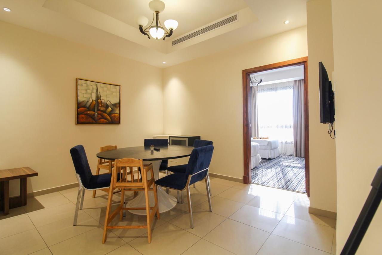 Friesian Hotel Suites Dzsidda Kültér fotó